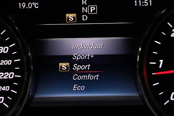 Mercedes-Benz E220 27 of 28