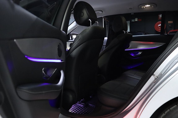 Mercedes-Benz E220 12 of 28