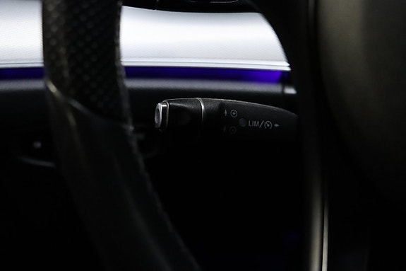 Mercedes-Benz E220 21 of 28