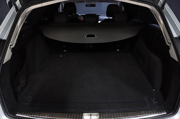 Mercedes-Benz E220 16 of 28