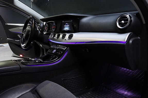Mercedes-Benz E220 15 of 28