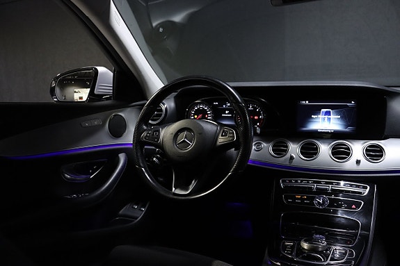 Mercedes-Benz E220 19 of 28