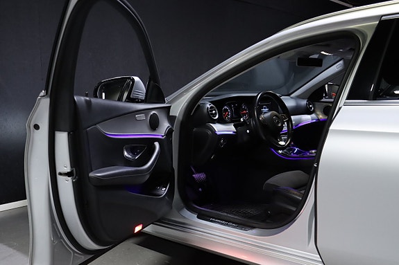Mercedes-Benz E220 9 of 28