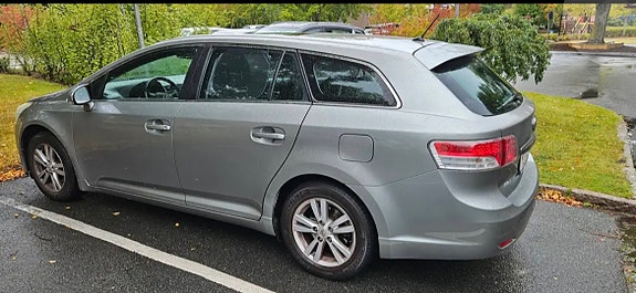 Toyota Avensis 4 of 6