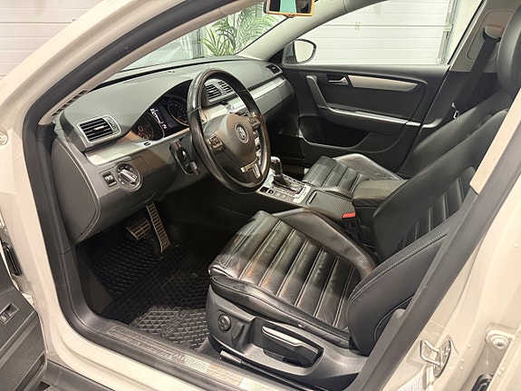 Volkswagen Passat Alltrack 7 of 12