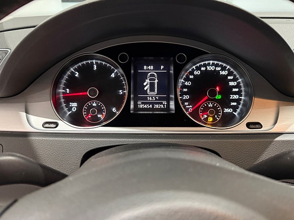 Volkswagen Passat Alltrack 11 of 12