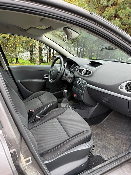 Renault Clio 6 of 9