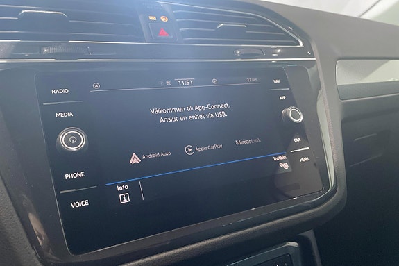 Volkswagen Tiguan 23 of 26