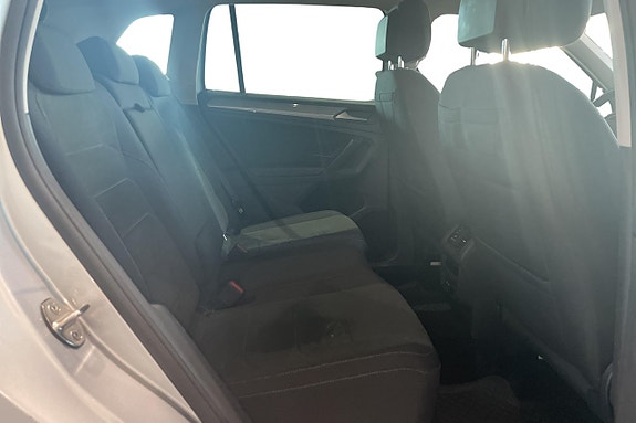 Volkswagen Tiguan 16 of 26