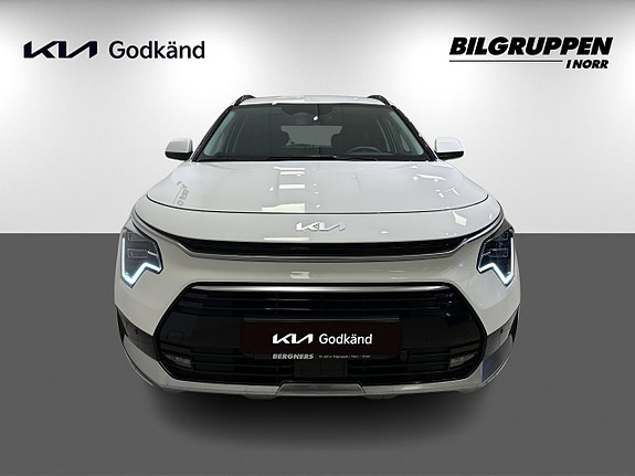 Kia Niro 2 of 18