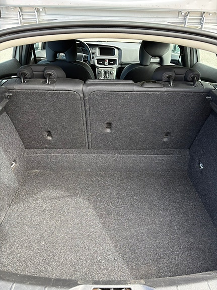 Volvo V40 4 of 7