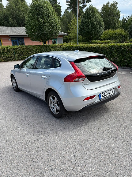 Volvo V40 3 of 7