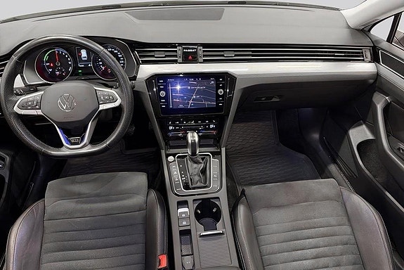 Volkswagen Passat 7 of 18