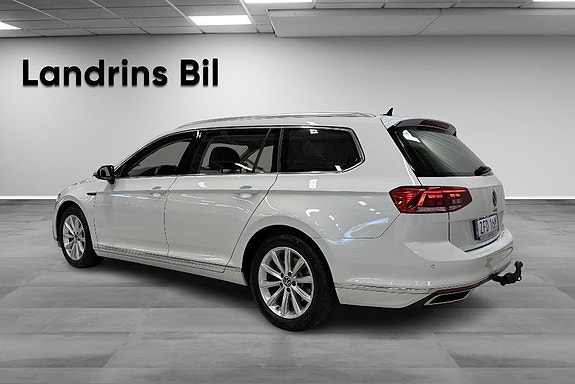 Volkswagen Passat 6 of 18