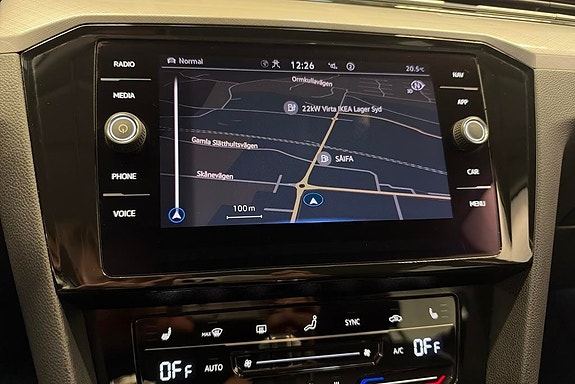 Volkswagen Passat 11 of 18