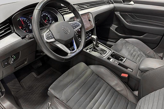 Volkswagen Passat 16 of 18