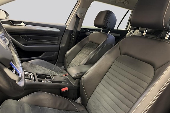 Volkswagen Passat 15 of 18