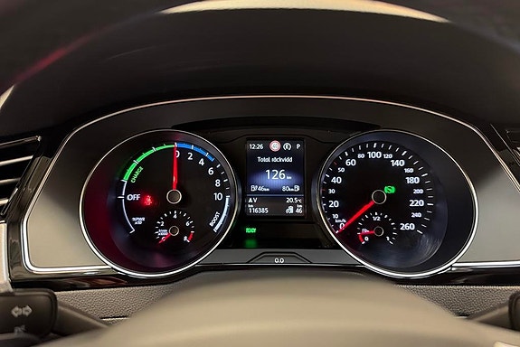 Volkswagen Passat 10 of 18