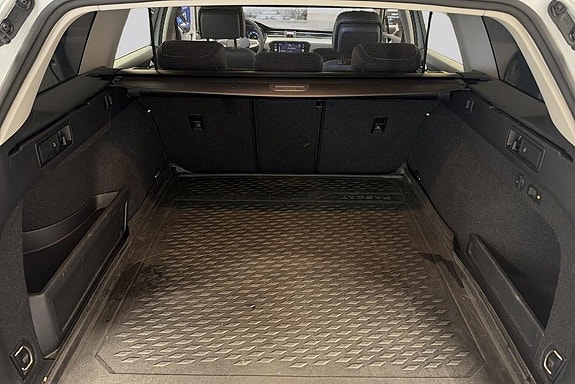 Volkswagen Passat 14 of 18