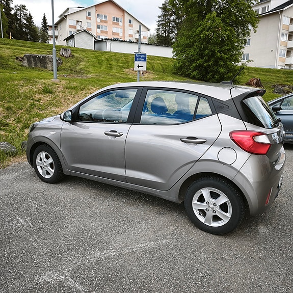 Hyundai i10 3 of 3