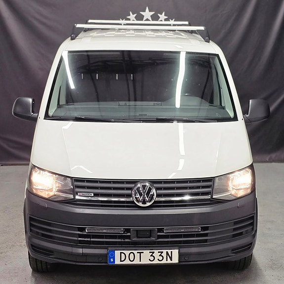 Volkswagen Transporter 2 of 29