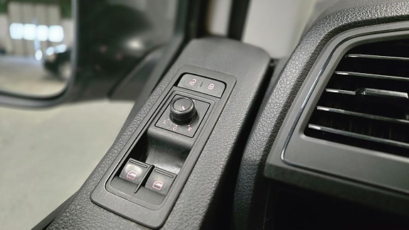 Volkswagen Transporter 23 of 29