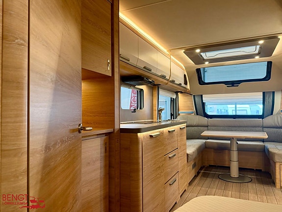 Knaus SÜDWIND BLACK SELECTION 580 UF 12 of 21
