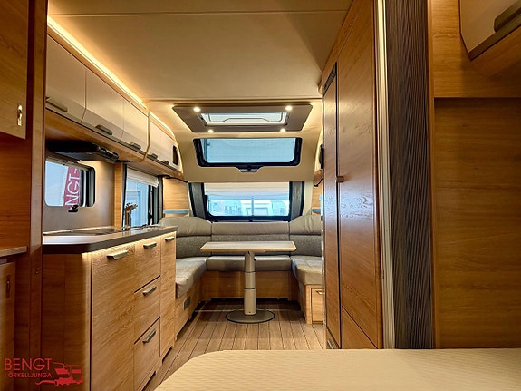 Knaus SÜDWIND BLACK SELECTION 580 UF 11 of 21