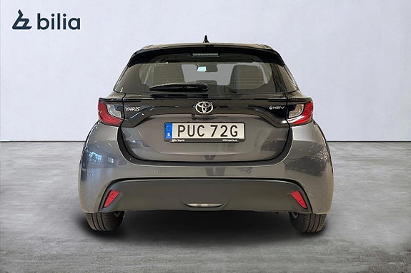 Toyota Yaris 4 of 18
