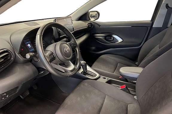 Toyota Yaris 12 of 18
