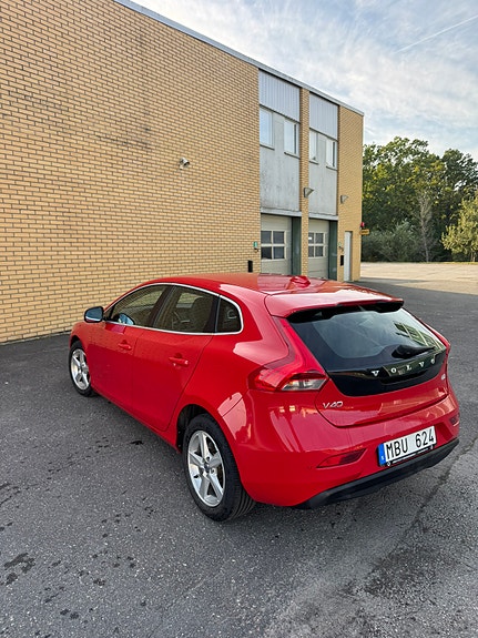 Volvo V40 4 of 9