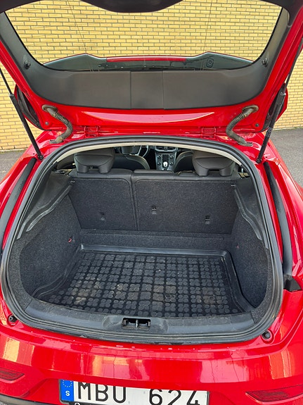 Volvo V40 9 of 9