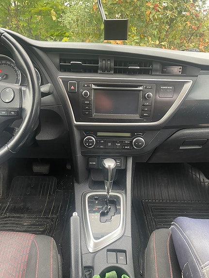 Toyota Auris 6 of 10