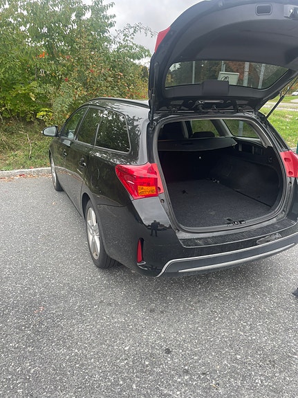 Toyota Auris 8 of 10