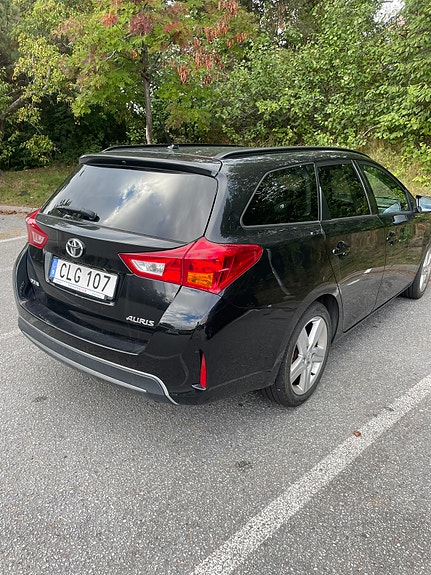 Toyota Auris 5 of 10