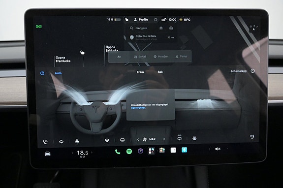 Tesla Model Y 20 of 27