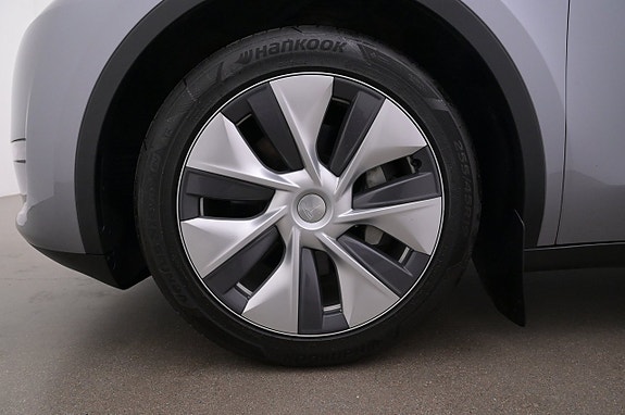 Tesla Model Y 27 of 27