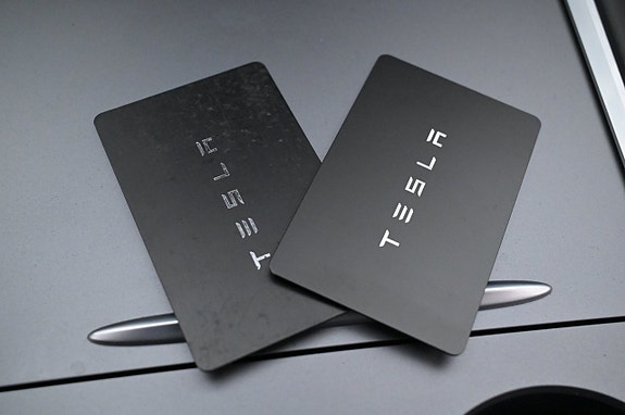 Tesla Model Y 24 of 27