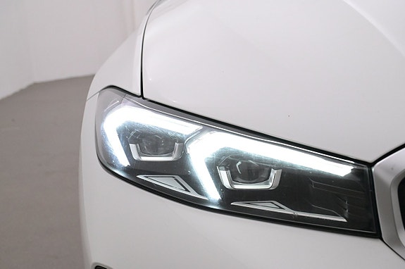 BMW 330e 25 of 27