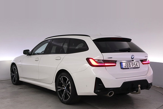 BMW 330e 4 of 27