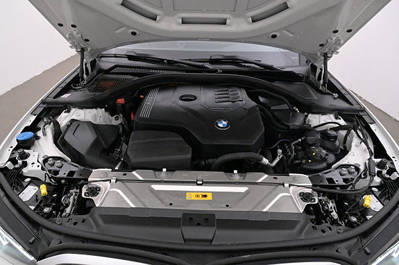 BMW 330e 26 of 27