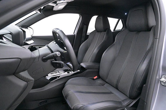 Peugeot e-2008 10 of 27