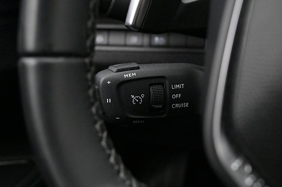 Peugeot e-2008 8 of 27
