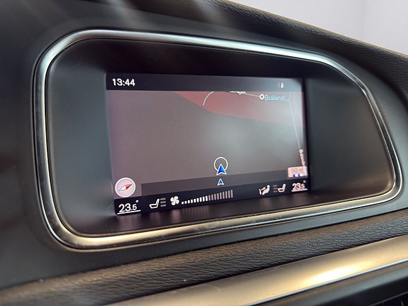 Volvo V40 17 of 23