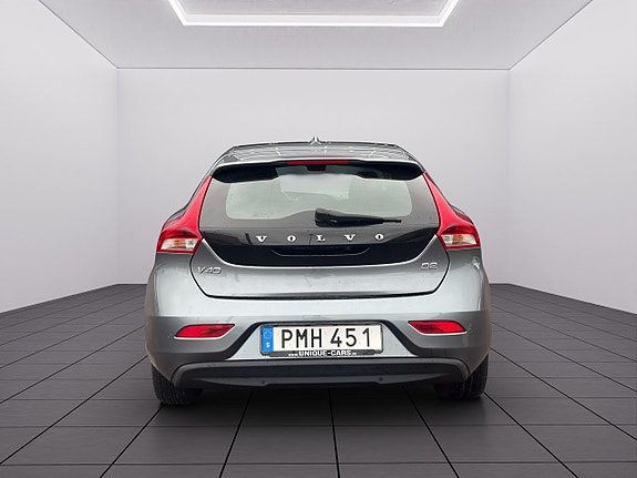 Volvo V40 4 of 23