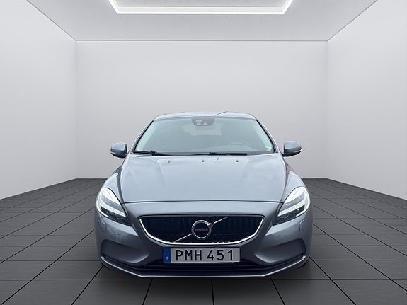 Volvo V40 8 of 23