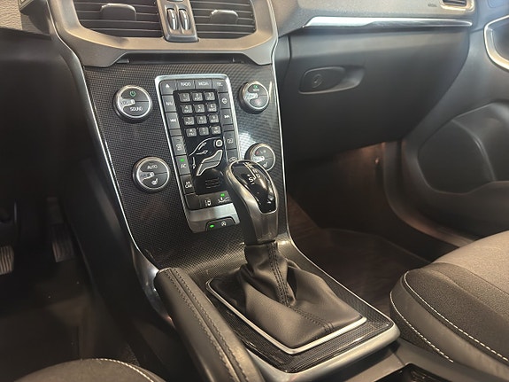 Volvo V40 19 of 23
