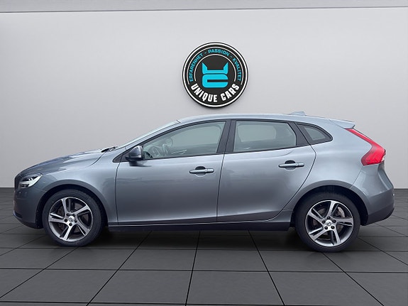 Volvo V40 6 of 23