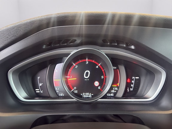 Volvo V40 14 of 23