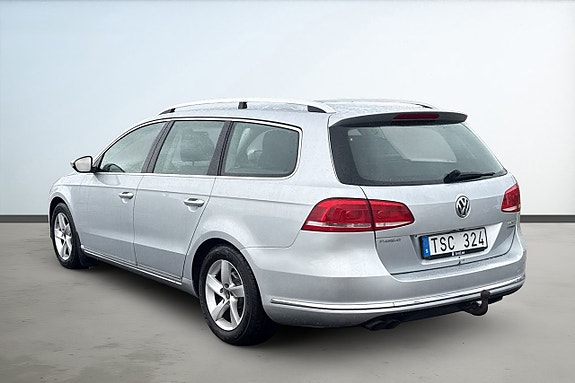 Volkswagen Passat 3 of 17